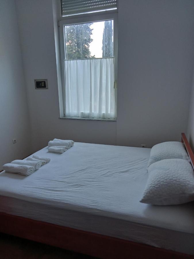Apartman Mara Ловран Екстериор снимка
